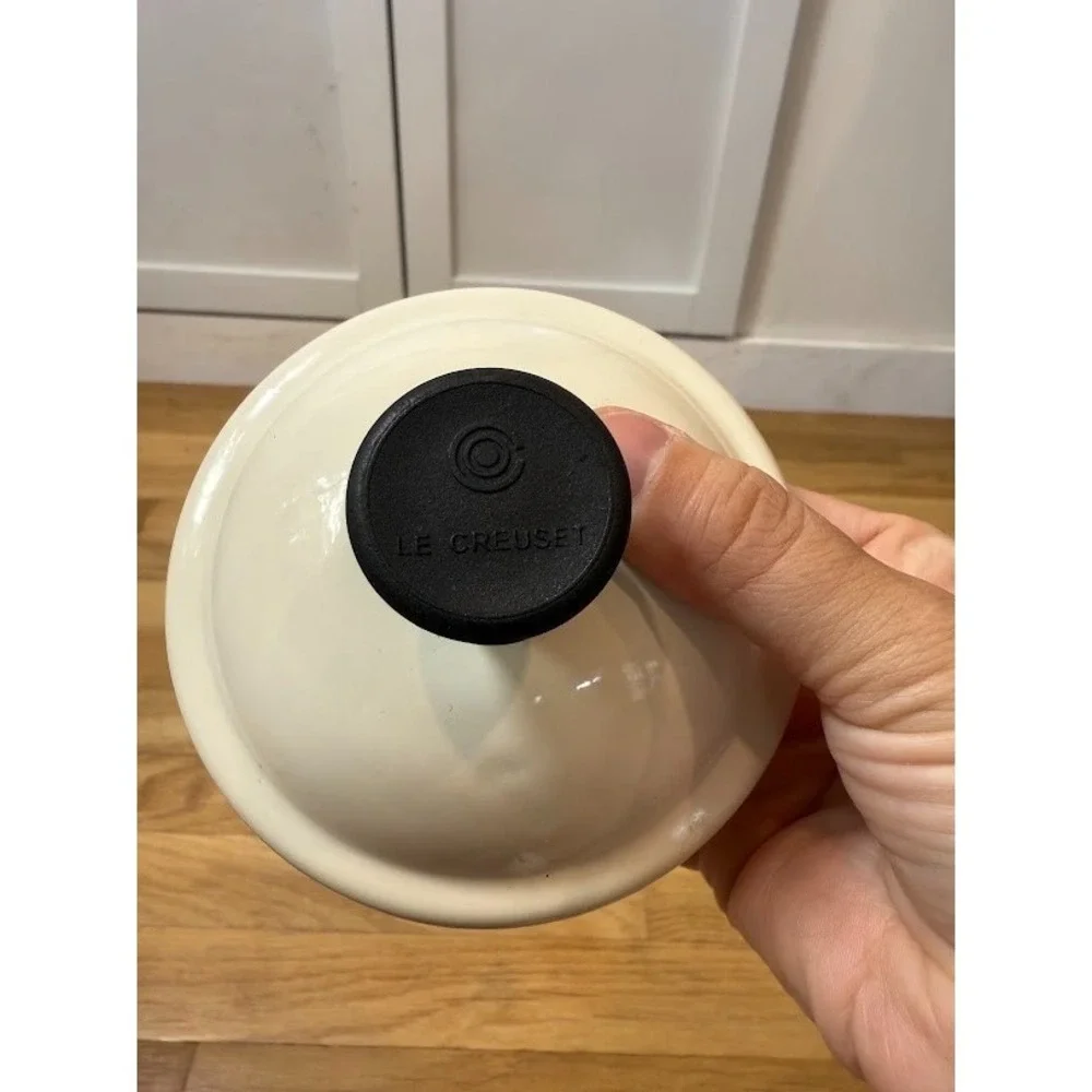 Le Creuset Tea Kettle Cream Cover Top with handle